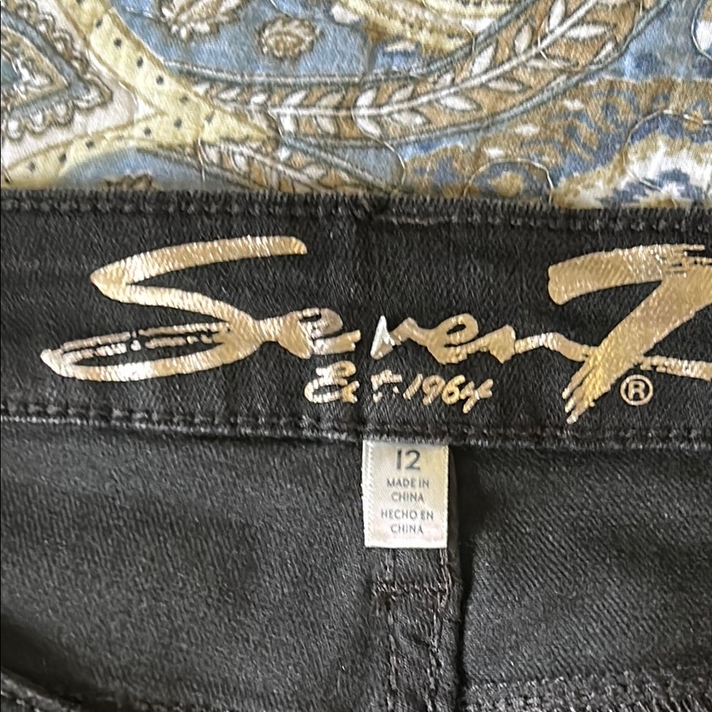 Seven7 Black Denim Shorts 12 - Picture 2 of 8